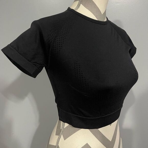 Medium Women’s Short Shirt - Picture 3 of 6